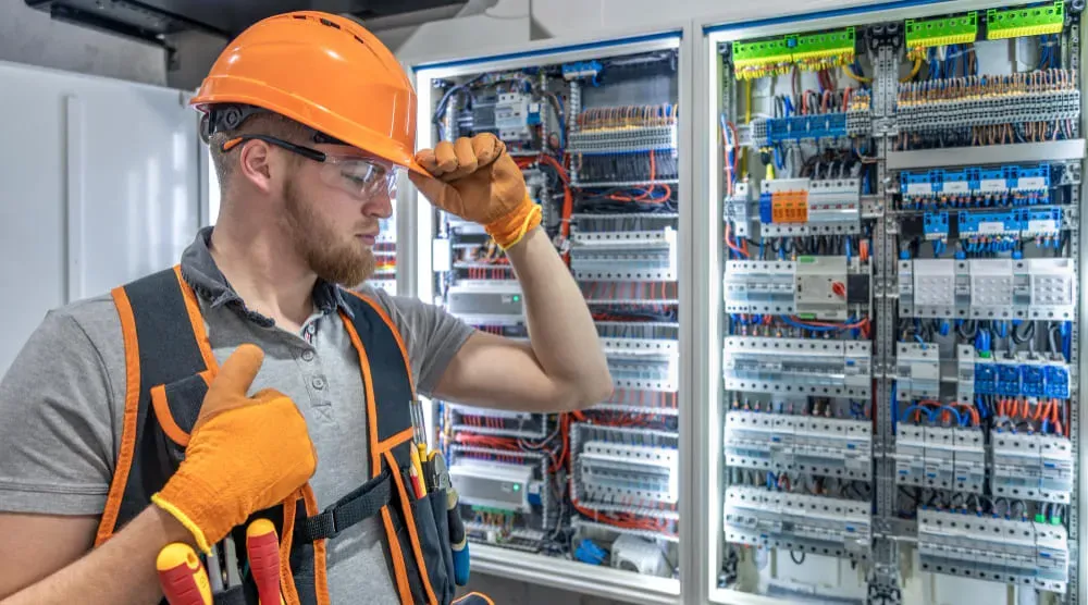 Jak wybrać elektryka w Katowicach